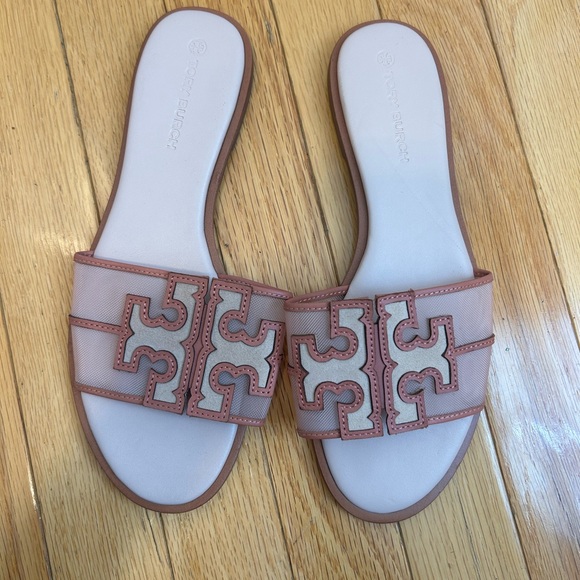 Tory Burch ines mesh seashell link sandal 
Women’s size 8 - Picture 2 of 5